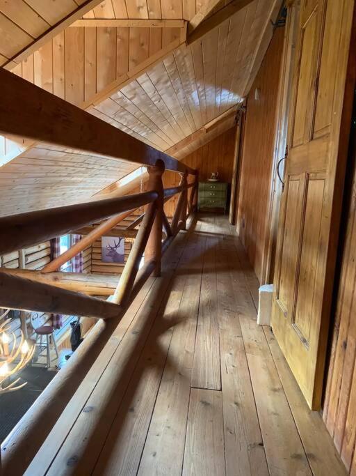 Cozy Log Cottage La Minerve エクステリア 写真