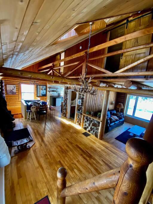 Cozy Log Cottage La Minerve エクステリア 写真