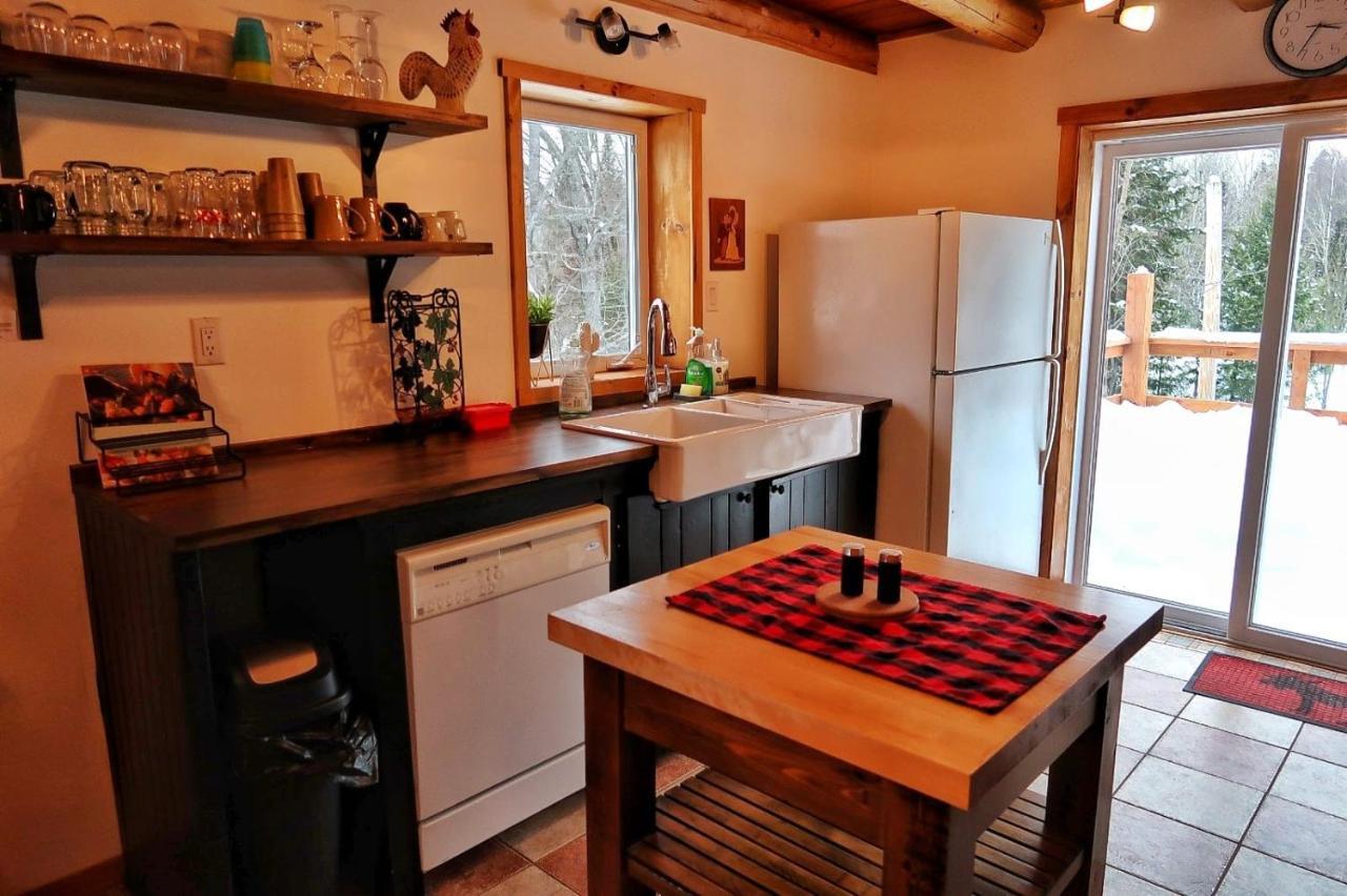 Cozy Log Cottage La Minerve エクステリア 写真