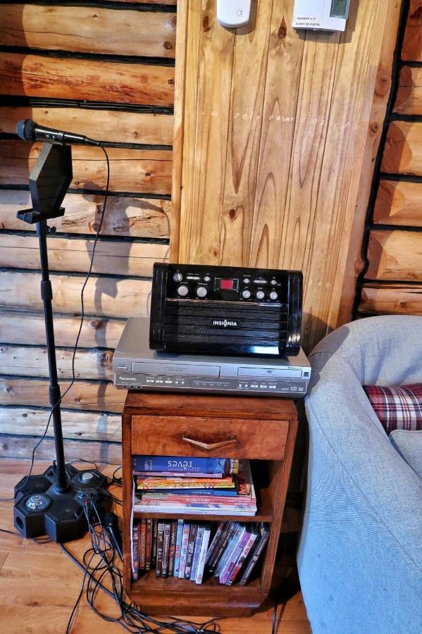 Cozy Log Cottage La Minerve エクステリア 写真